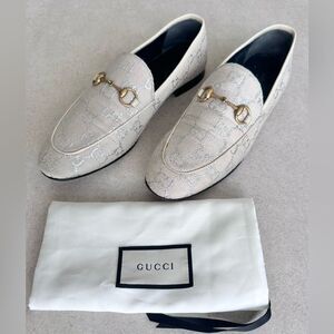 Gucci Jordaan GG Canvas Lame Monogram Loafer Flat in Gardenia Silver EU 39 US 9
